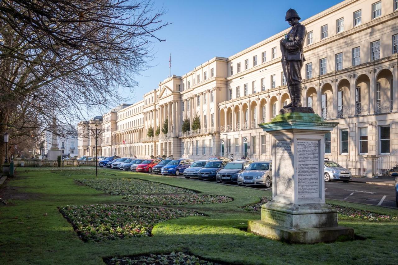Elliot Oliver - Modern 2 Bedroom Town Centre Apartment Cheltenham Exteriér fotografie