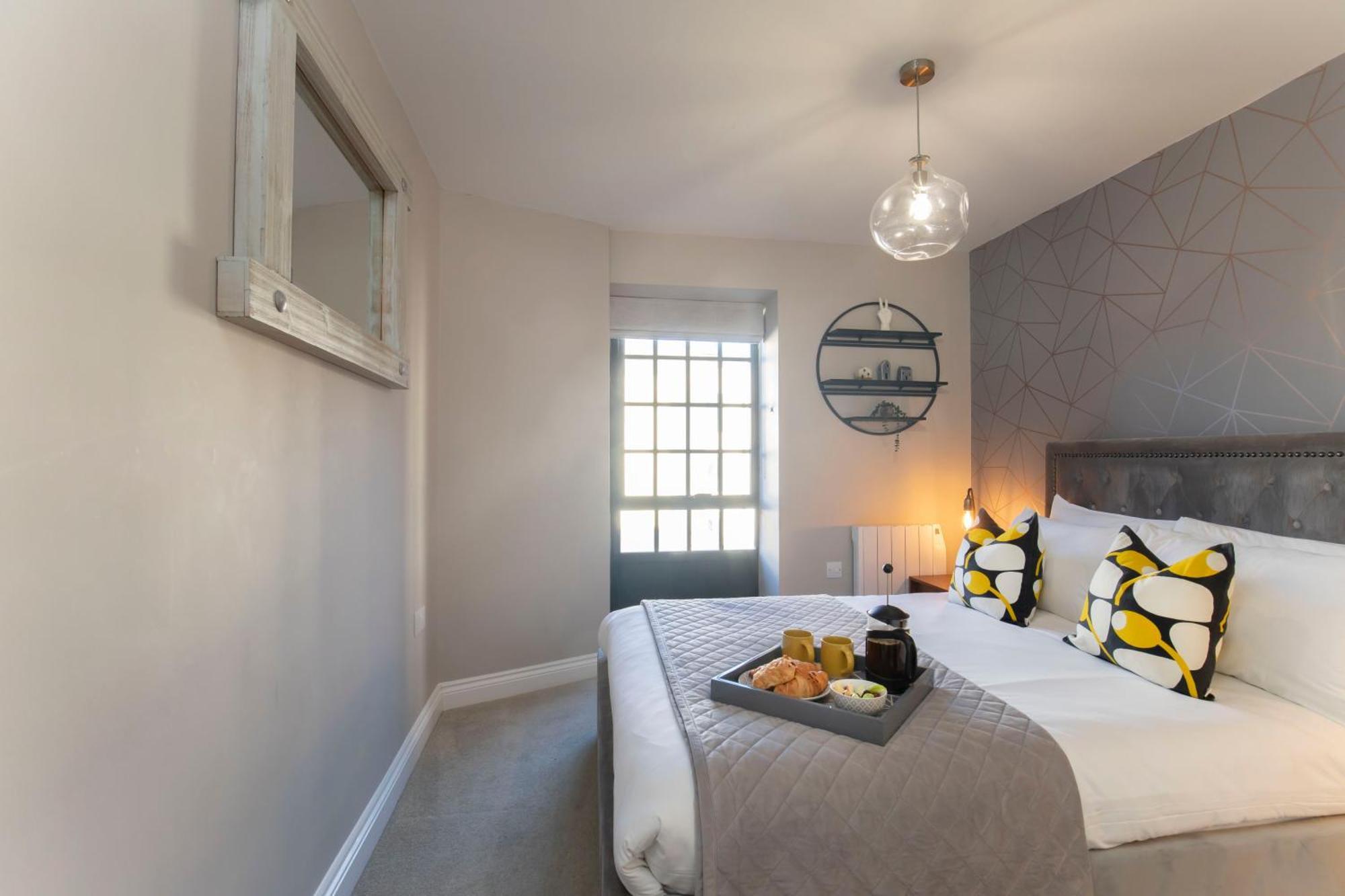 Elliot Oliver - Modern 2 Bedroom Town Centre Apartment Cheltenham Exteriér fotografie