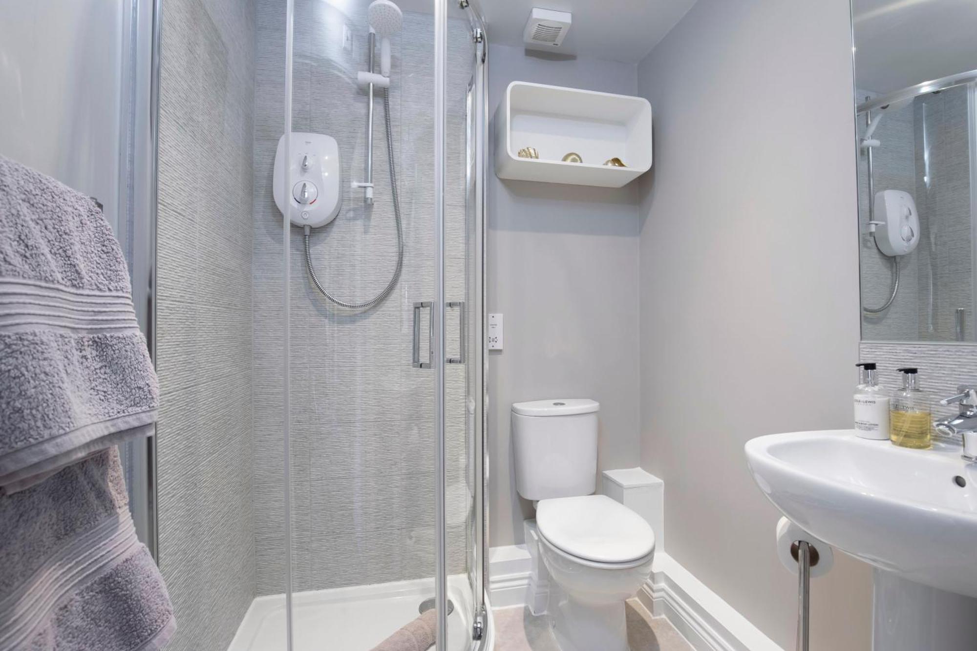 Elliot Oliver - Modern 2 Bedroom Town Centre Apartment Cheltenham Exteriér fotografie